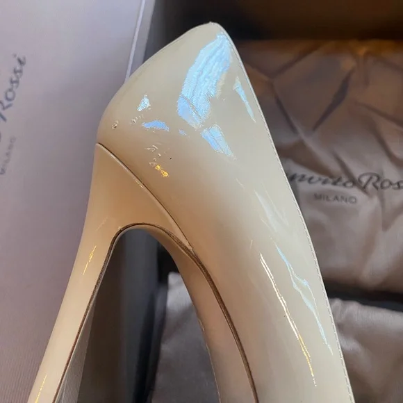 Gianvito Rossi
Vernice Nude Pumps / Heels - Picture 12 of 12